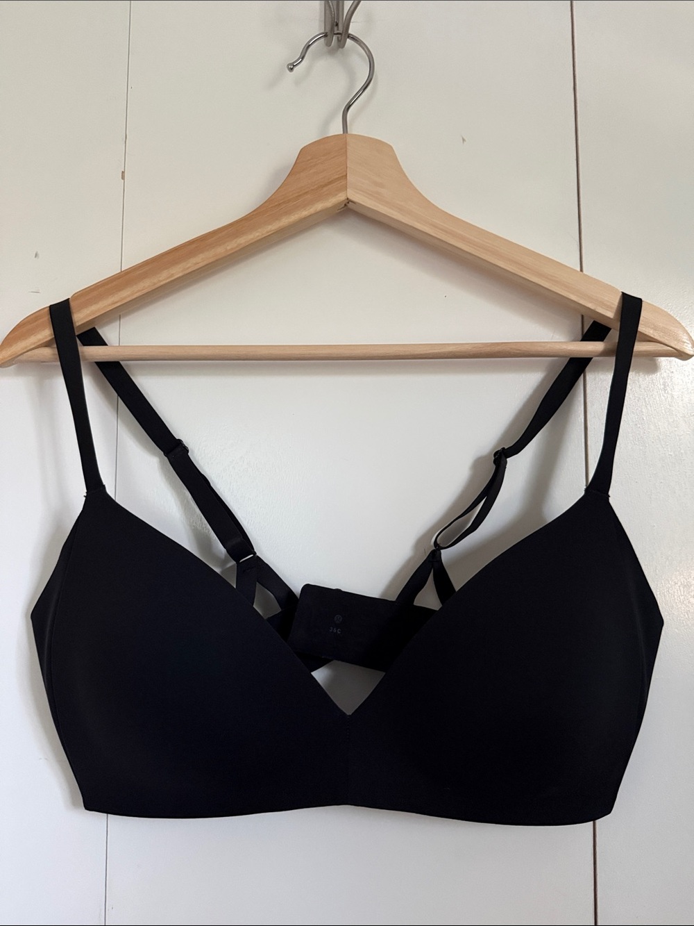 lululemon Take Shape Black Wireless Lightly Lined Push-up Bra 36C Comfort